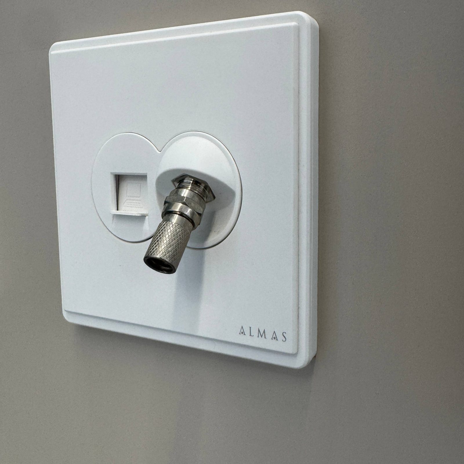 SATALITE SOCKET.ALMAS